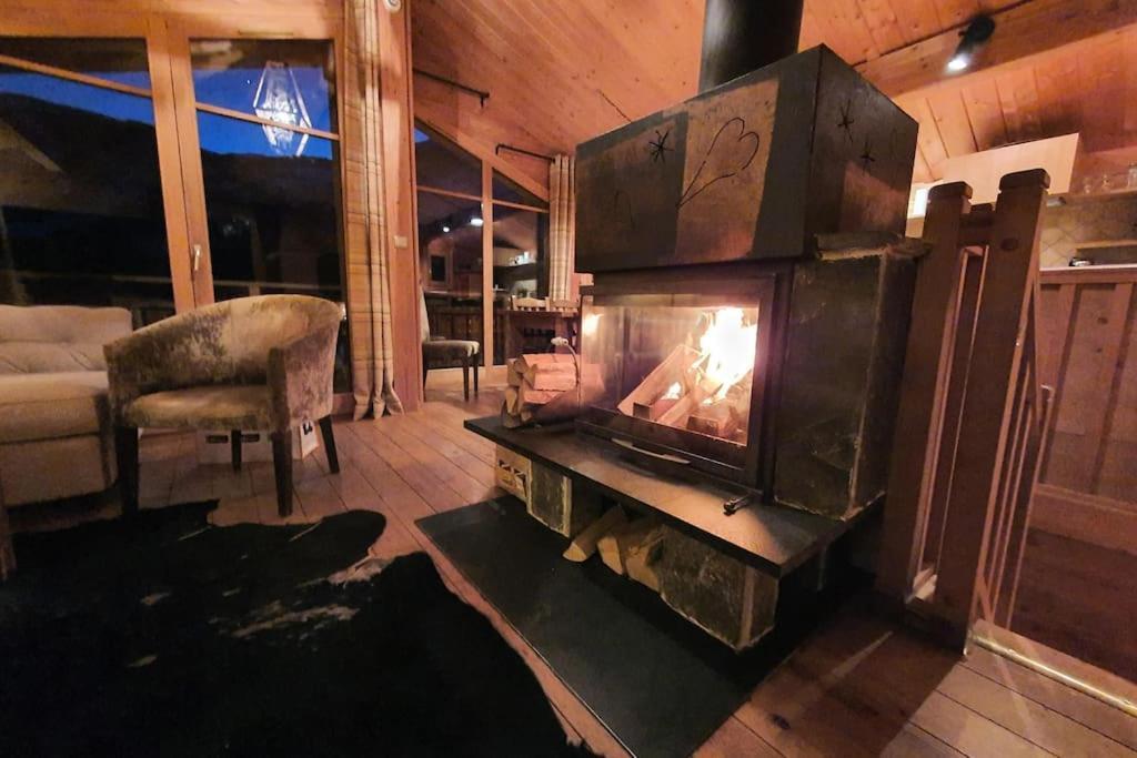 Cosy 4 Bedroom Chalet With Hot Tub Saint-Marcel  Eksteriør bilde