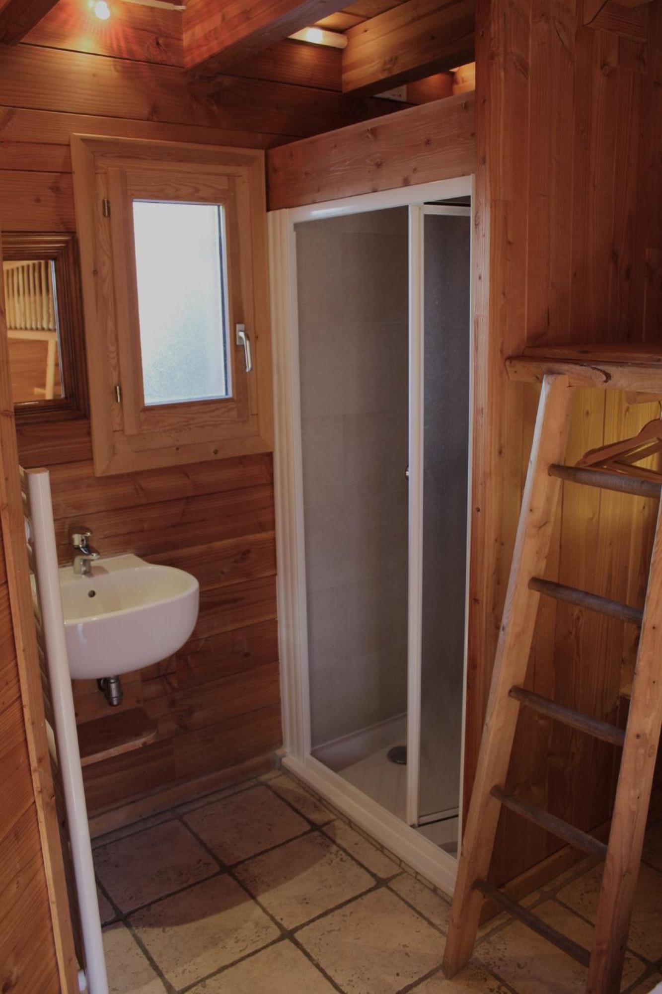 Cosy 4 Bedroom Chalet With Hot Tub Saint-Marcel  Eksteriør bilde