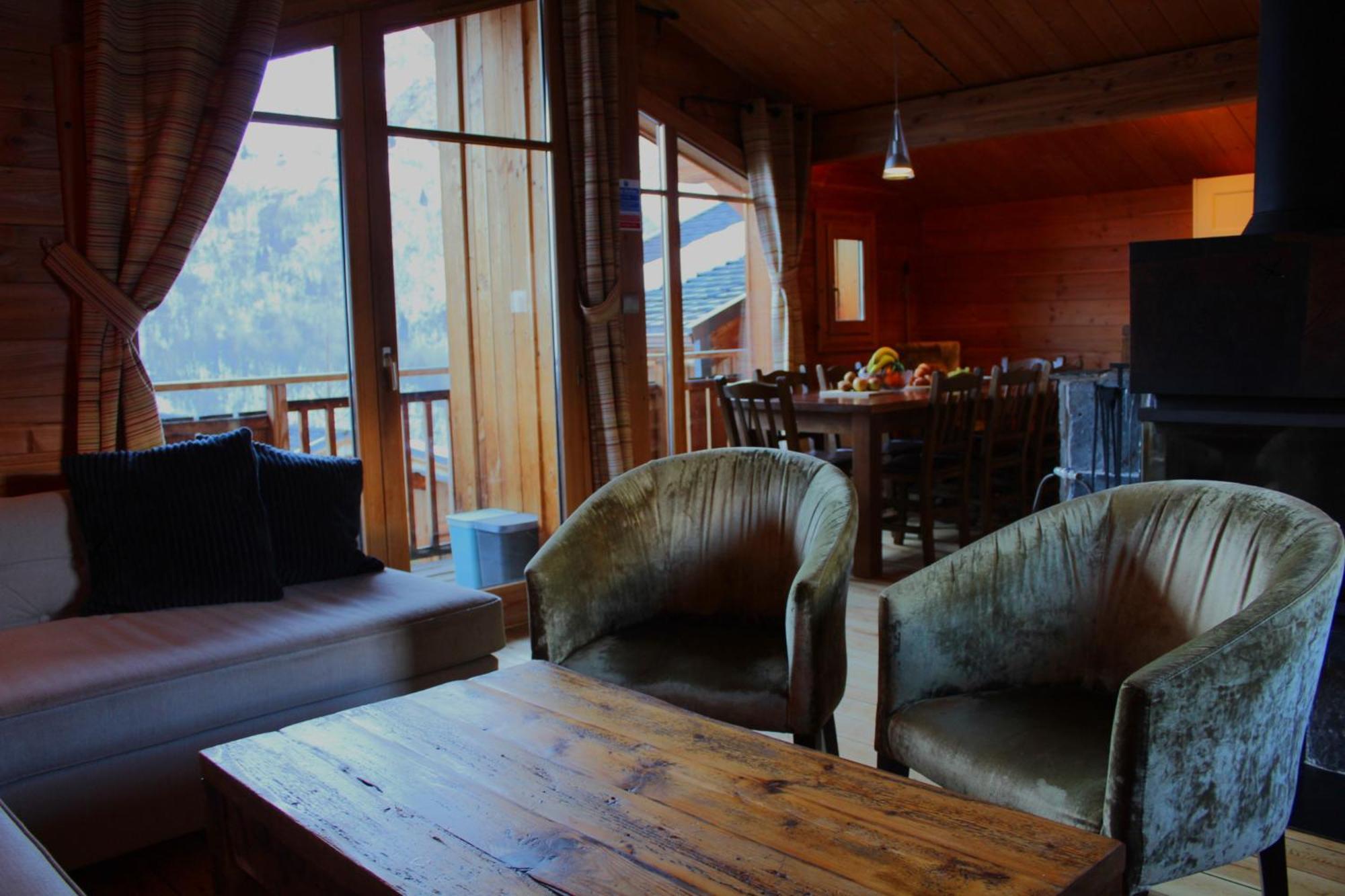 Cosy 4 Bedroom Chalet With Hot Tub Saint-Marcel  Eksteriør bilde