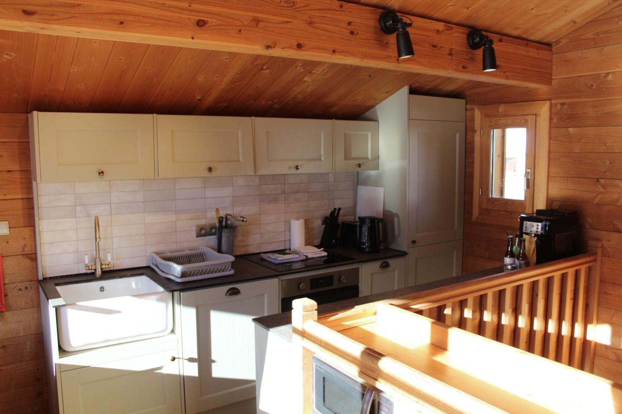 Cosy 4 Bedroom Chalet With Hot Tub Saint-Marcel  Eksteriør bilde