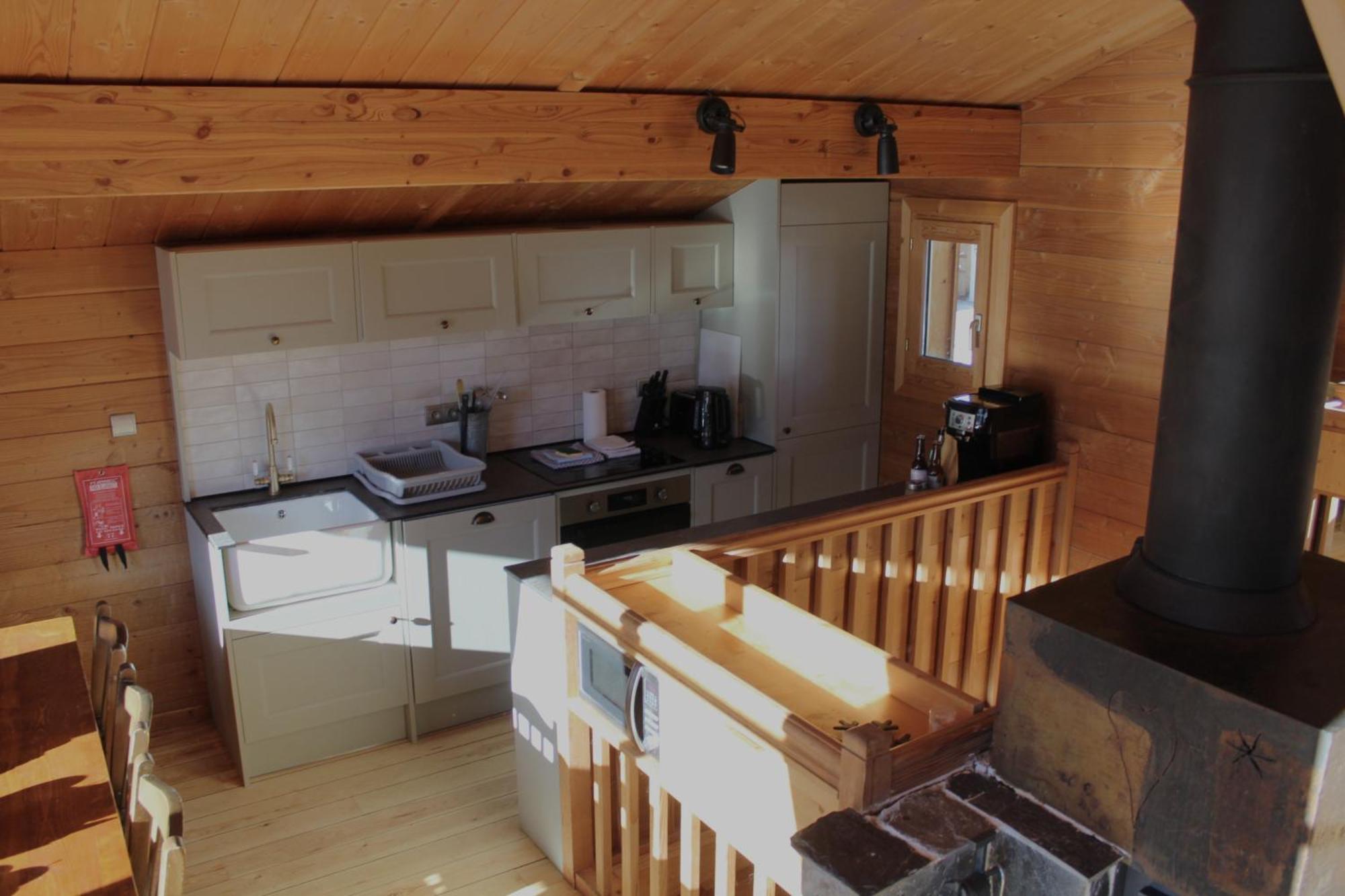 Cosy 4 Bedroom Chalet With Hot Tub Saint-Marcel  Eksteriør bilde